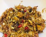 Foto langkah ke 3 dari resep Tumis Suwir Daging Kepiting.