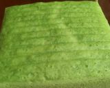 Foto langkah ke 7 dari resep Bolu kukus pandan keju.