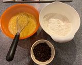 A picture of step 2 of Banana chocolate chips muffins.