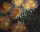 Foto langkah ke 4 dari resep Crispy Cheesy Hash Browns.