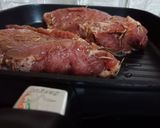 รูปขั้นตอนการทำที่ 2 ของ Pork Neck Steak
