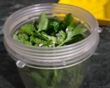 A picture of step 2 of Green coriander mint chutney.
