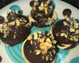 Foto del paso 4 de la receta: Conito de dulce de leche con nuez😋😋