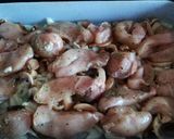 Gombás, tejfölös csirkemell sütőben sütve recept fázis 2 fotója