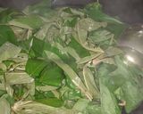 Foto langkah ke 1 dari resep Gulai Kuning Daun Singkong.