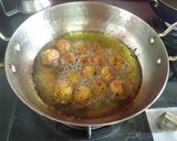 फ्लॉवरची कोफ्ता करी(flowerchi kofta curry recipe in marathi) रेसिपी स्टेप 2 फोटो