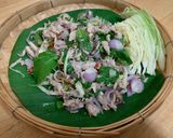 รูปขั้นตอนการทำที่ 2 ของ ยำปลาทู 🐟