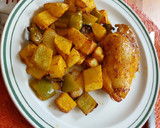 Foto del paso 4 de la receta: Pollo con papas y pimiento morrón en la freidora de aire