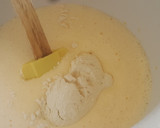 Foto del paso 3 de la receta: Enrollado relleno de nata con cobertura de crema pastelera de café