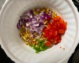 A picture of step 2 of Maggi bhel.