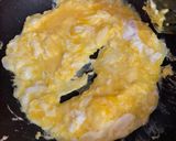 Foto langkah ke 5 dari resep Salmon Fried Rice.