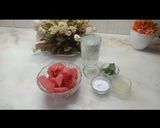 A picture of step 1 of Watermelon lemonade.