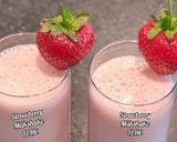 A picture of step 2 of 🍷🍓Strawberry Milkshake🍓🍷.