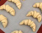 Hình bước làm 4 của món Bánh mì bơ sữa nhân custard lá dứa (ít ngọt)