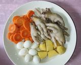 Foto langkah ke 1 dari resep Sop Ceker Telur Puyuh Sayuran.