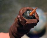 Foto del paso 5 de la receta: Chupetín helado de arándanos 🫐Piruleta saludable de blueberries y chocolate 85 % cacao 🍭low carb