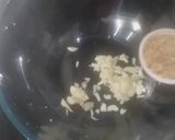 A picture of step 1 of Chilli oil.