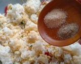 Foto langkah ke 6 dari resep Nasi Goreng Bakso Telur Asin.