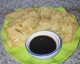 Foto langkah ke 3 dari resep Tempe Mendoan (tempe biasa + saus homemade).