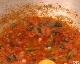 A picture of step 2 of Baked egg with red sauce.