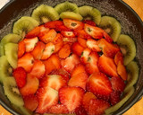 Foto del paso 4 de la receta: Tarta de fresa y kiwi
