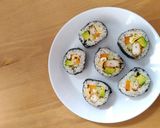 Foto langkah ke 4 dari resep California Roll Sushi.