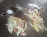 Foto langkah ke 3 dari resep Oseng jamur baso.