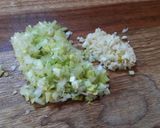 Foto del paso 5 de la receta: Pollo con aderezo agridulce acompañado de arroz salteado