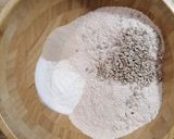Foto del paso 1 de la receta: Pan casero integral
