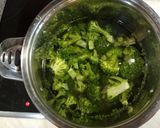 Brokkoli krémleves recept fázis 1 fotója