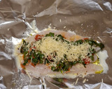 Foto del paso 5 de la receta: Pescado empapelado con acelgas