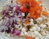 A picture of step 3 of Popcorn bhel.