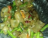 Foto langkah ke 5 dari resep Tumis kikil campur buncis..