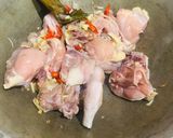 Foto langkah ke 2 dari resep Ayam Kecap Sunda (Bumbu Iris).