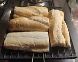 Foto del paso 2 de la receta: Pà amb tomàquet (pan con tomate) A la uruguaya