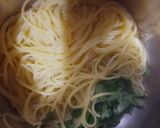 Foto del paso 3 de la receta: Pasta con hogao, albahaca y huevo duro