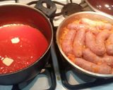 Foto del paso 5 de la receta: Chorizos a la pomarola con puré