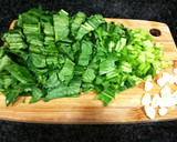 Foto del paso 1 de la receta: Pollo con espinaca fresca en salsa de espelta
