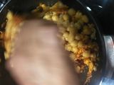 কাবলী ছোলা আর লুচি (kbuli chola r luchi recipe in Bengali)