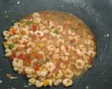 Une image de l'étape 2 de Nasi goreng udang, Riz frit au crevettes.