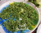 A picture of step 1 of Sun Dried Fenugreek Leaves.
