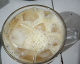 Foto langkah ke 5 dari resep Roasted Strawberry Milk Tea.