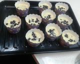 Foto langkah ke 7 dari resep Vanilla Raisin Muffins.