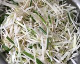 Hình bước làm 4 của món Bánh xèo