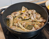 Foto del paso 5 de la receta: Fritura de lechal con patatas y pimiento