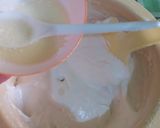Foto langkah ke 3 dari resep Bolu Kukus Putih Telur.