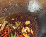 A picture of step 3 of Sichuan Style Spicy Braised Pig Trotters 川辣味酱猪手.