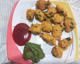 A picture of step 5 of Moong Dal Pakoda.