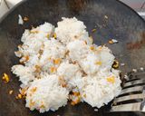 Foto langkah ke 2 dari resep Sinangag (Nasi Goreng Bawang Putih Filipina).