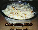 A picture of step 7 of White sauce pasta.